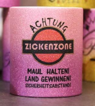 Weiße Tasse mit Spruch "ACHTUNG ZICKENZONE"